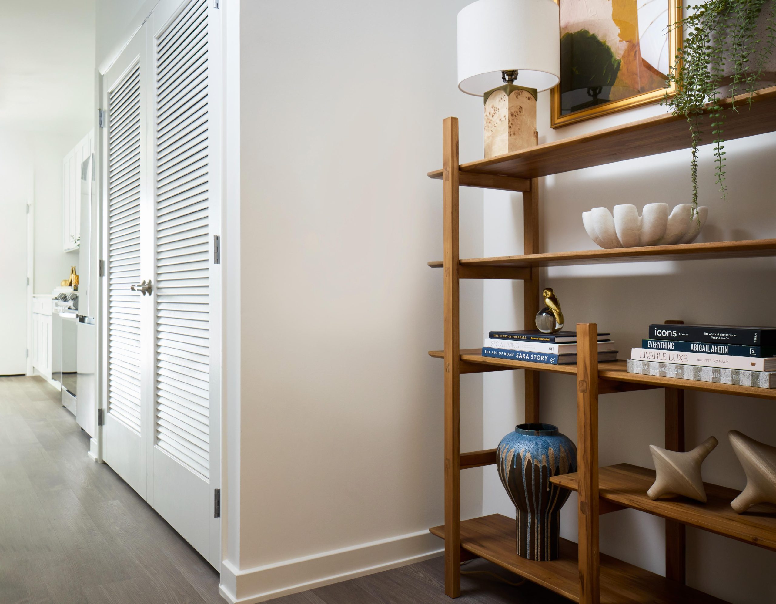 Reynard-Luxury-Apartment-Foyer-in-Washington-D.C.-Metro